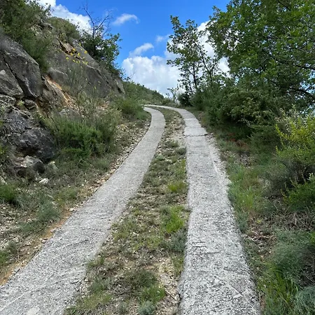 Sur Pilotis Accès